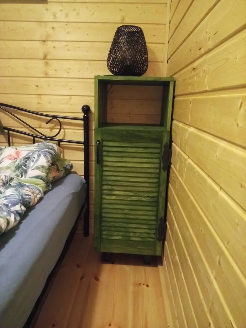 Zielona szafka nocna